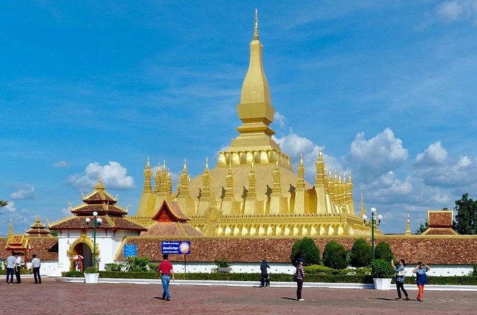A Full Day in Laid-Back Vientiane - Patuxai, the Lao answer to a European arch