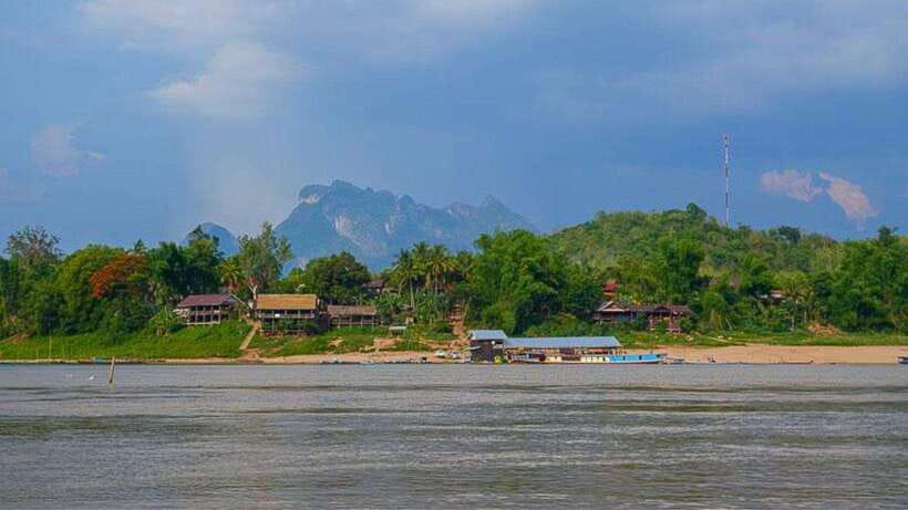 Chiang Rai: 2-Day Transfer to Luang Prabang by Slow Boat - Crossing Friendship Bridge No. 4