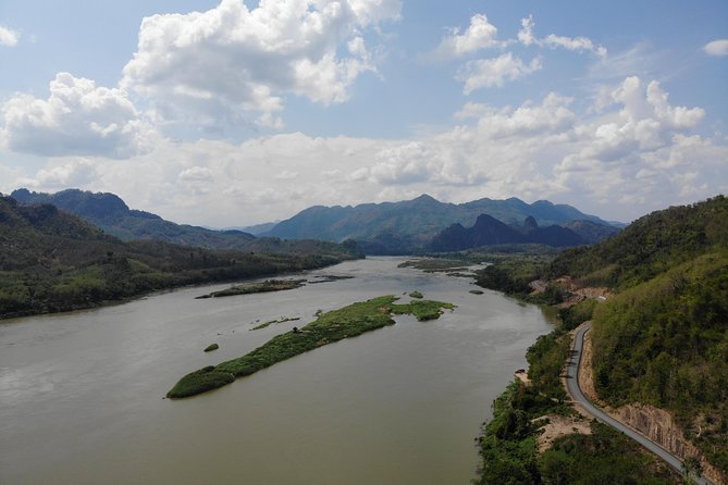 Full day / Half Day Kayaking and Pak Ou Caves with optional sunset cruise - Entering Pak Ou Caves at the river junction