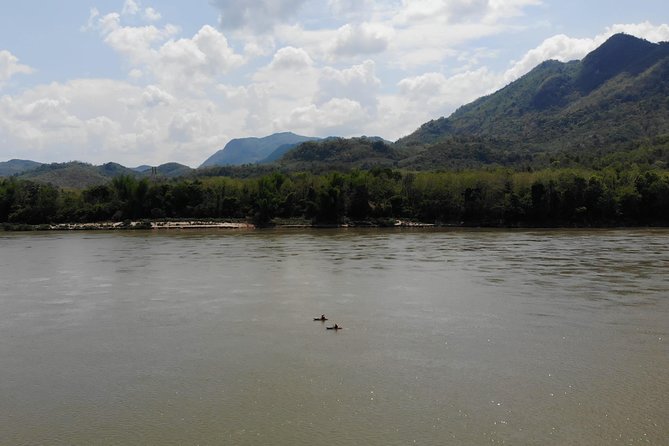 Full day / Half Day Kayaking and Pak Ou Caves with optional sunset cruise - Paddling down the Mekong for 30 minutes