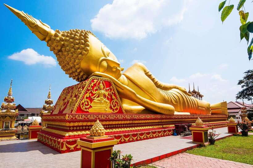 Half Day Exploring the Charms of Vientiane and hotel pickup - Patuxay, Vientiane’s grand photo stop