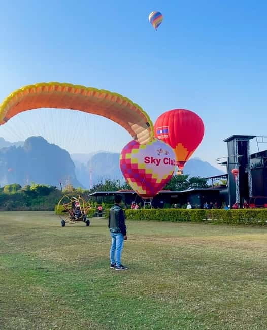 Hot Air Balloon in VangVieng pick up-drop off - Watching the Balloon Take Shape
