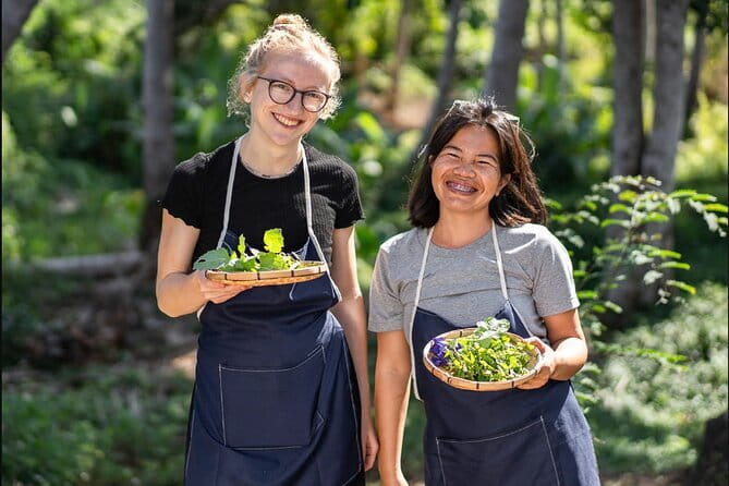 Luang Prabang Cooking, Pottery & Candle Experience - The five-hour option with a Lao lunch