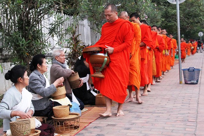 Luang Prabang Early Morning Alms Giving and Wet Market - Who will enjoy this early morning tour