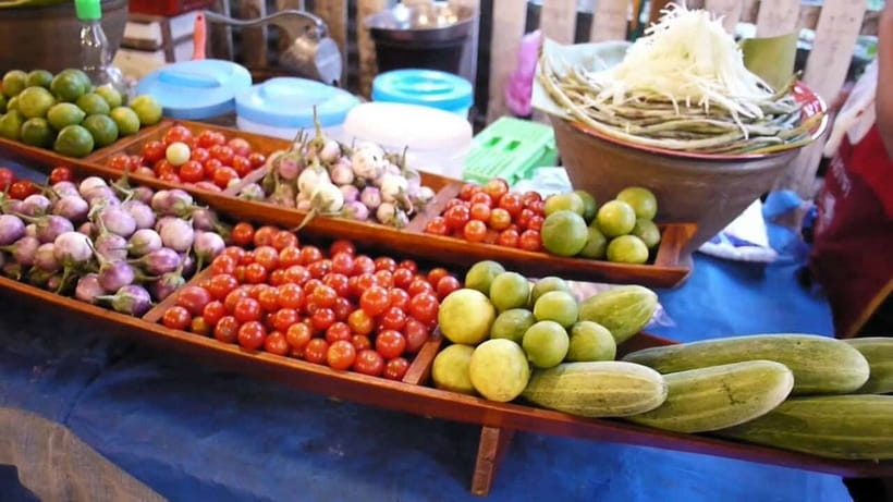 Luang Prabang: Foodie Walking Tour & Monk Blessing - The Luang Prabang dish and the local food lesson