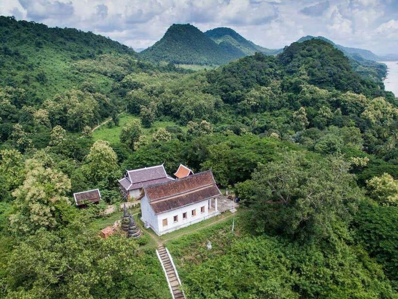 Luang Prabang: Pottery Workshop & Wat Chomphet cycling Tour - Starting at the bike shop and heading to the Mekong