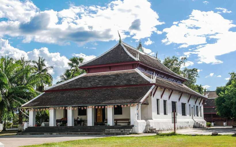 Luang Prabang Private Full-Day Tour and Lunch - Lunch and the value of a private vehicle
