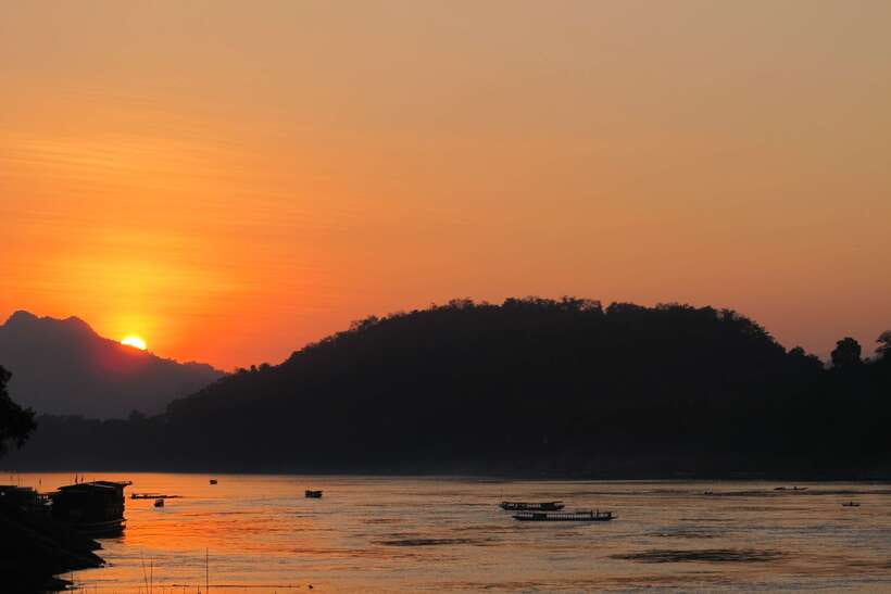 Luang Prabang: Private Must-See Sights and Mount Phousi Tour - Wat Xiengthong and Luang Prabang’s temple art