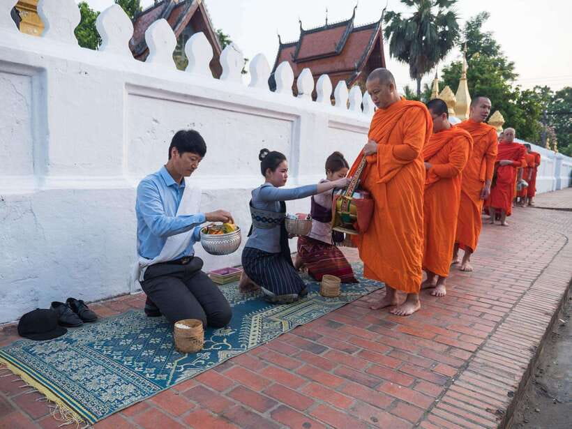 Luang Prabang: UNESCO World Heritage City Highlights Tour - Why the early morning option is worth the alarm