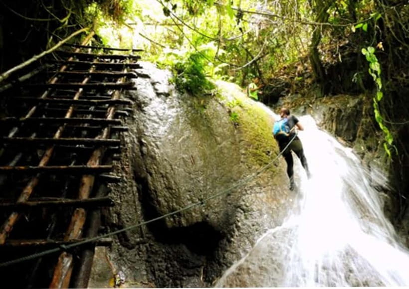 Nong Khiaw: 100 Waterfalls, Nam Ou & Khmu Village Day Tour - Climbing the 100 Waterfalls