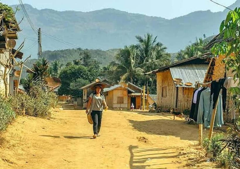 Nong Khiaw: 2-Day Trekking,Hmong village,Home Stay&Kayaking - Lunch, village time, and bamboo handicrafts