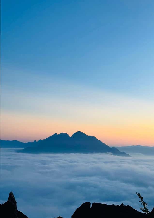 Overnight Camping At nong khiaw view point, 360 view - Sunrise and the Sea of Fog