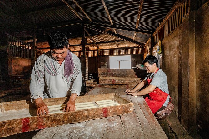 Prabang Plates Food Tour with 15+ Tastings - Stop two: Luang Prabang’s morning market