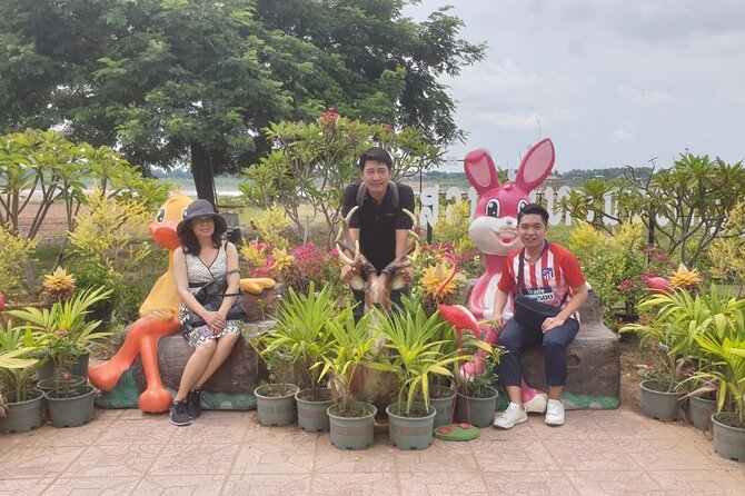 Private Full Day Vientiane City Tour - Pha That Luang: the day’s grand national symbol