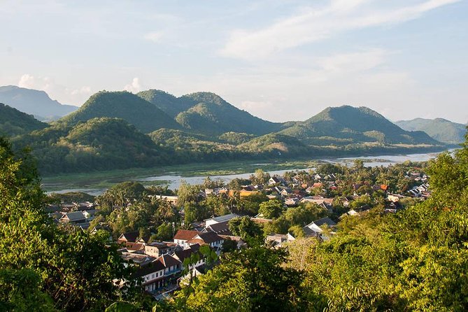 Private Luang Prabang City Tour - Wat Wisunarat and the Mount Phousi climb