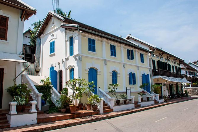 Private Luang Prabang City Tour - The dawn alms ceremony requires an early alarm