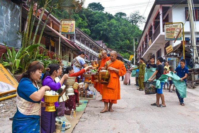Private Tour: Half-Day City Tour of Luang Prabang - What the private guide adds