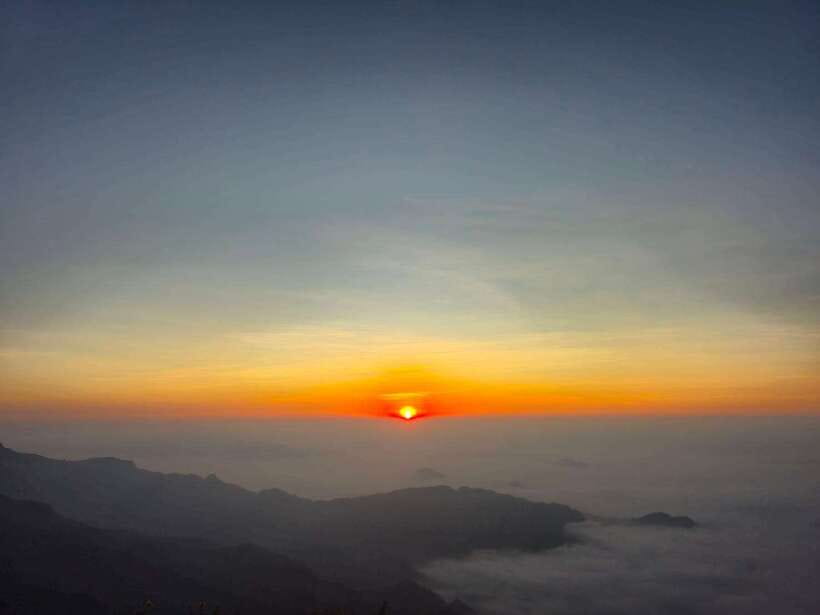 Transfer : wonder full Sunrise and landscape at Phu Chifa - Reaching the viewpoint before dawn