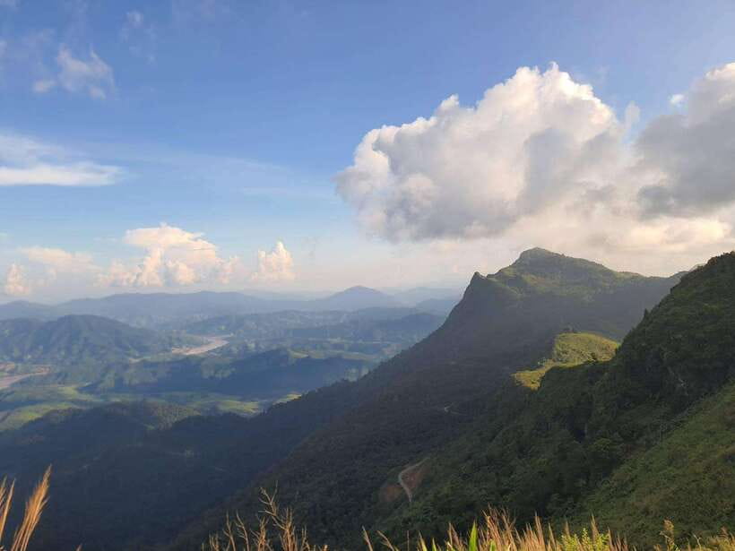 Transfer : wonder full Sunrise and landscape at Phu Chifa - Local communities and the human side of the stop