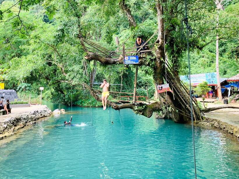 Vang Vieng: Blue Lagoon and Countryside Bike Tour with Lunch - Lunch beside the lagoon