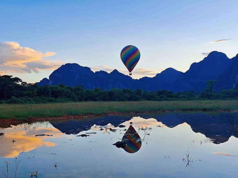 Vang Vieng: Hot Air Balloon and Go Kart Ride - Coffee, champagne, fruit, and your flight certificate