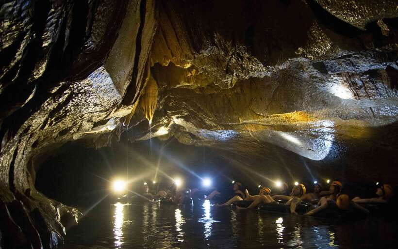 Vang Vieng: Kayaking & Cave Tubing with Zip Line/Blue Lagoon - The final paddle back to town