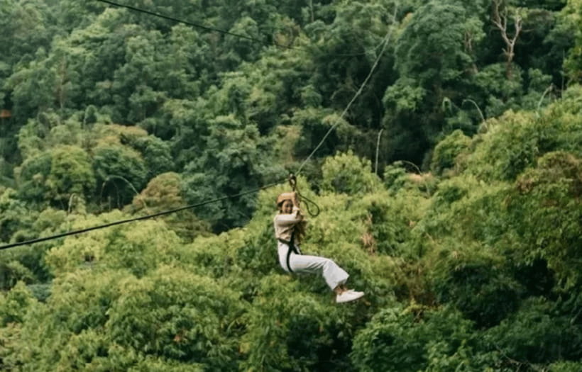 Vang Vieng: Kayaking&Zipline&Water Cave&Tham Chang tour - Tham Chang cave tubing on a tire