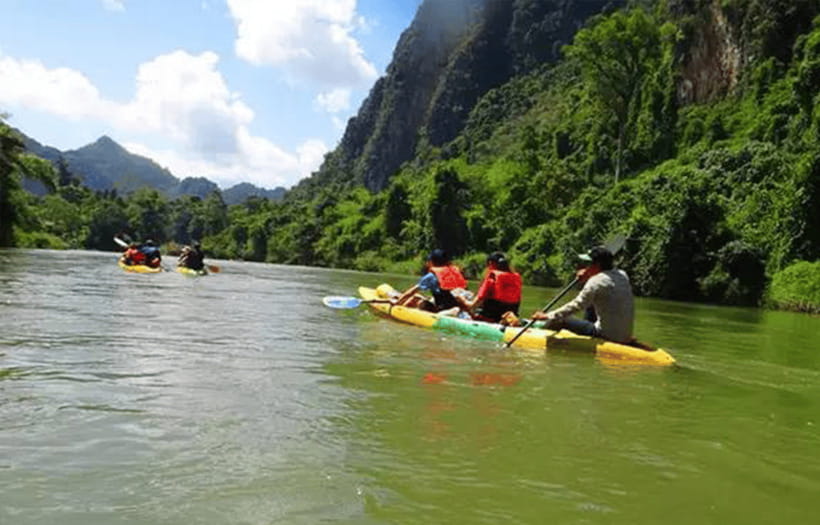 Vang Vieng: Kayaking&Zipline&Water Cave&Tham Chang tour - A 30-minute local lunch