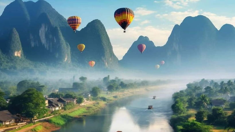 Vang vieng: Longtail boat&Hot Air Balloon&hotel pick-up - Sunset flights and the champagne stop