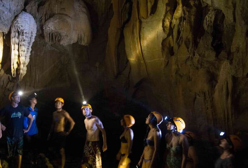 Vang Vieng: Tham Nangfar and Tham Nam Day Tour with Kayaking - Kayaking the Nam Song River