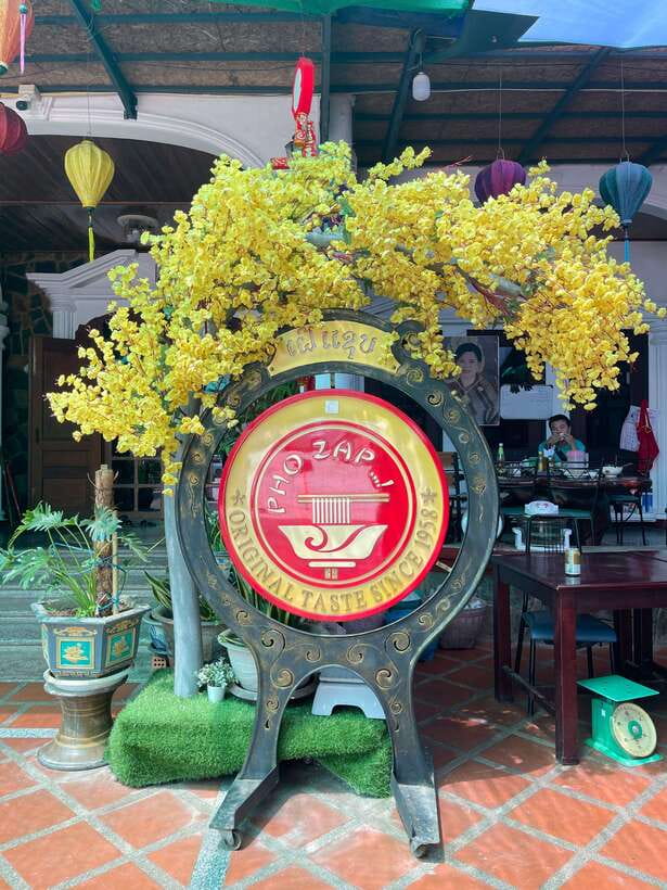 Vientiane: Cultural Tour with Buddha Park and Patuxay - Patuxay delivers architecture and a city view