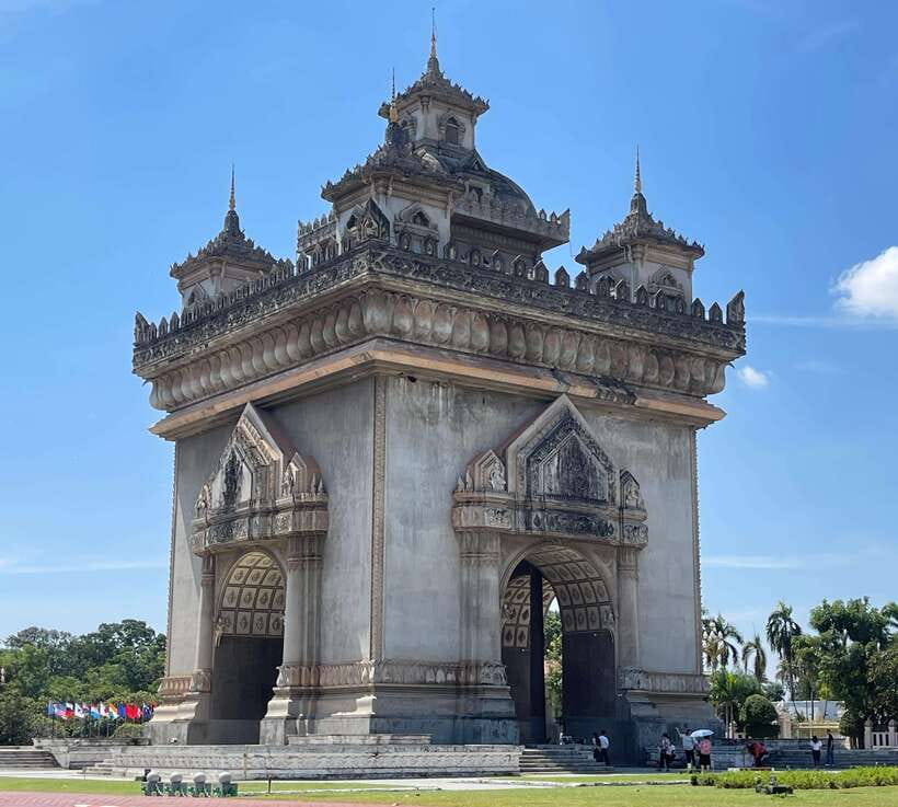 Vientiane: Half-Day City Tour with Patuxai and Buddha Park - Patuxai Monument: Vientiane’s Victory Gate