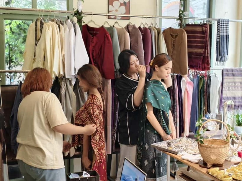 Vientiane: Lao Cultural Attire Rental Experience - Practical advice for a smoother outing