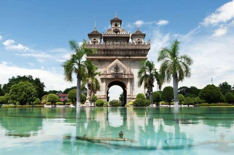 Vientiane : Private Custom Tour with a Local Guide - Patuxai and the central monuments