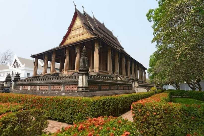 Vientiane : Private Custom Tour with a Local Guide - The farmers market and everyday Vientiane
