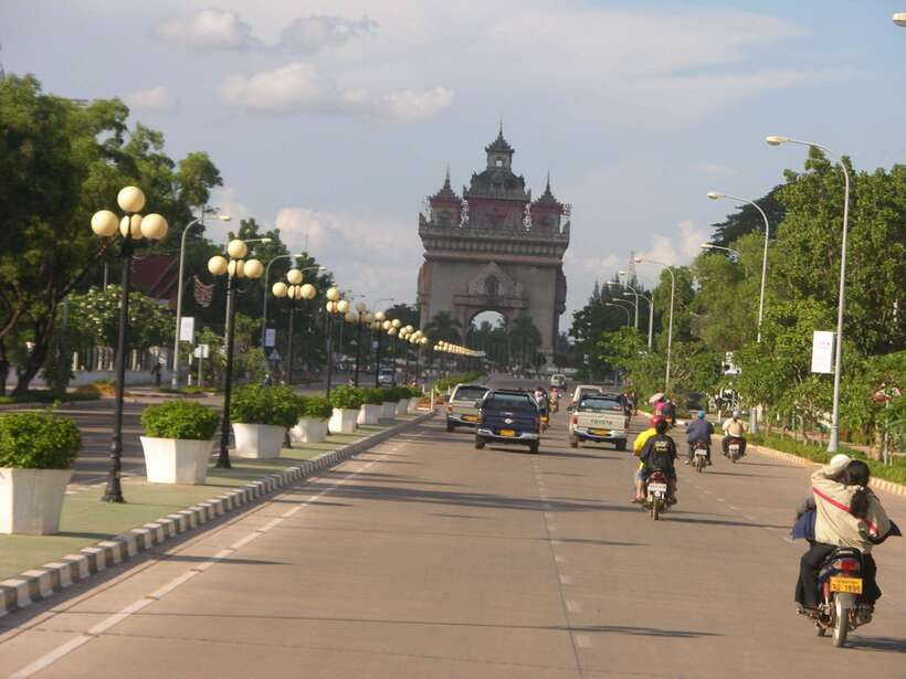 Vientiane: Private Full-day Must-See Sights & Sunset Tour - Wat Prakeo and the story of the Emerald Buddha