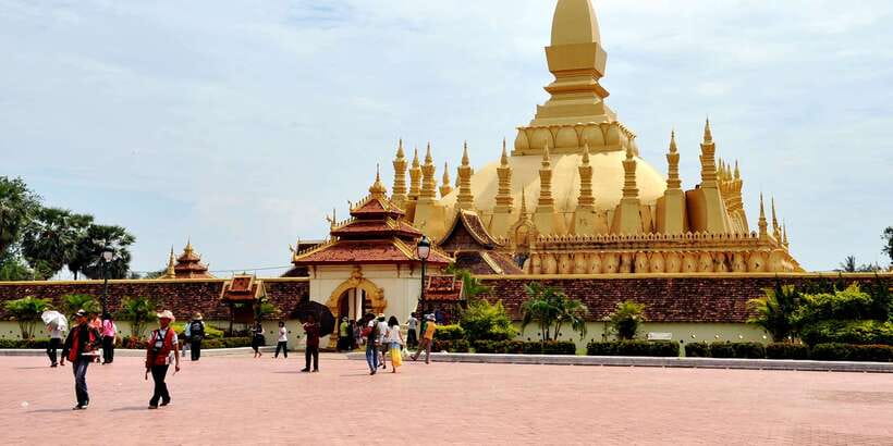 Vientiane: Private Full-day Must-See Sights & Sunset Tour - Patuxay, Vientiane’s Arc de Triomphe